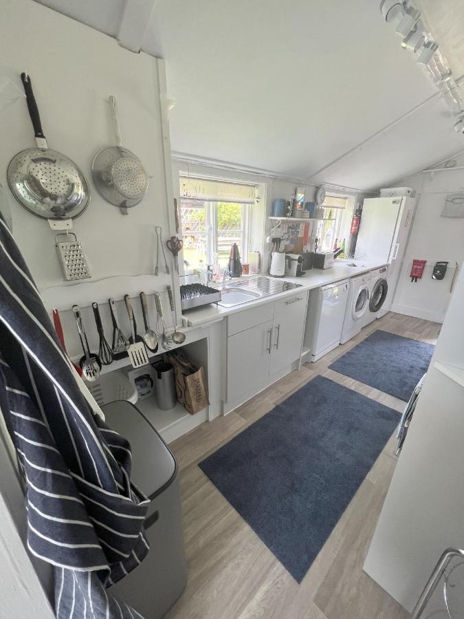 Adorable Two Bed Norfolk Broads Holiday Home - River Views With Moorings & Fishing Stalham Zewnętrze zdjęcie