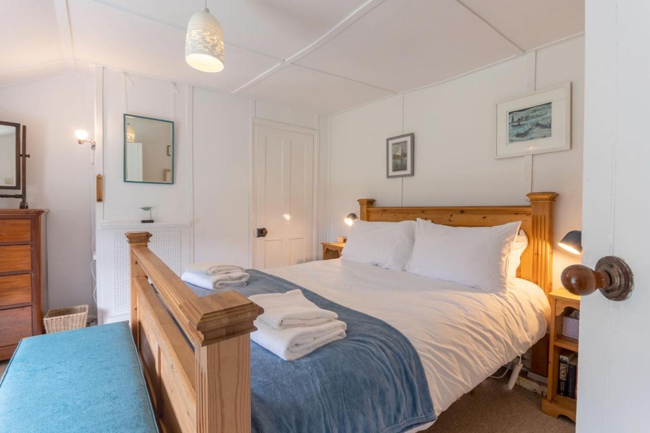 Adorable Two Bed Norfolk Broads Holiday Home - River Views With Moorings & Fishing Stalham Zewnętrze zdjęcie