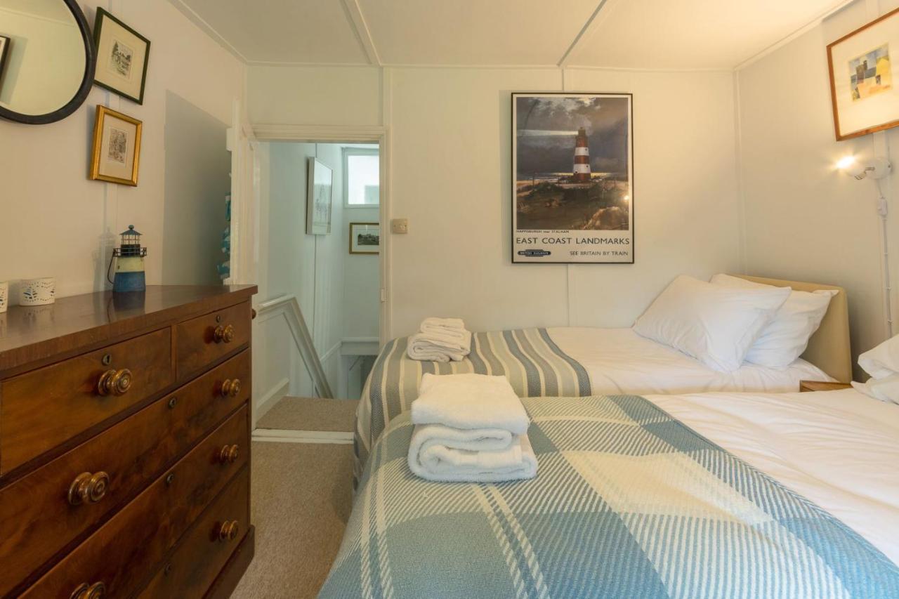 Adorable Two Bed Norfolk Broads Holiday Home - River Views With Moorings & Fishing Stalham Zewnętrze zdjęcie