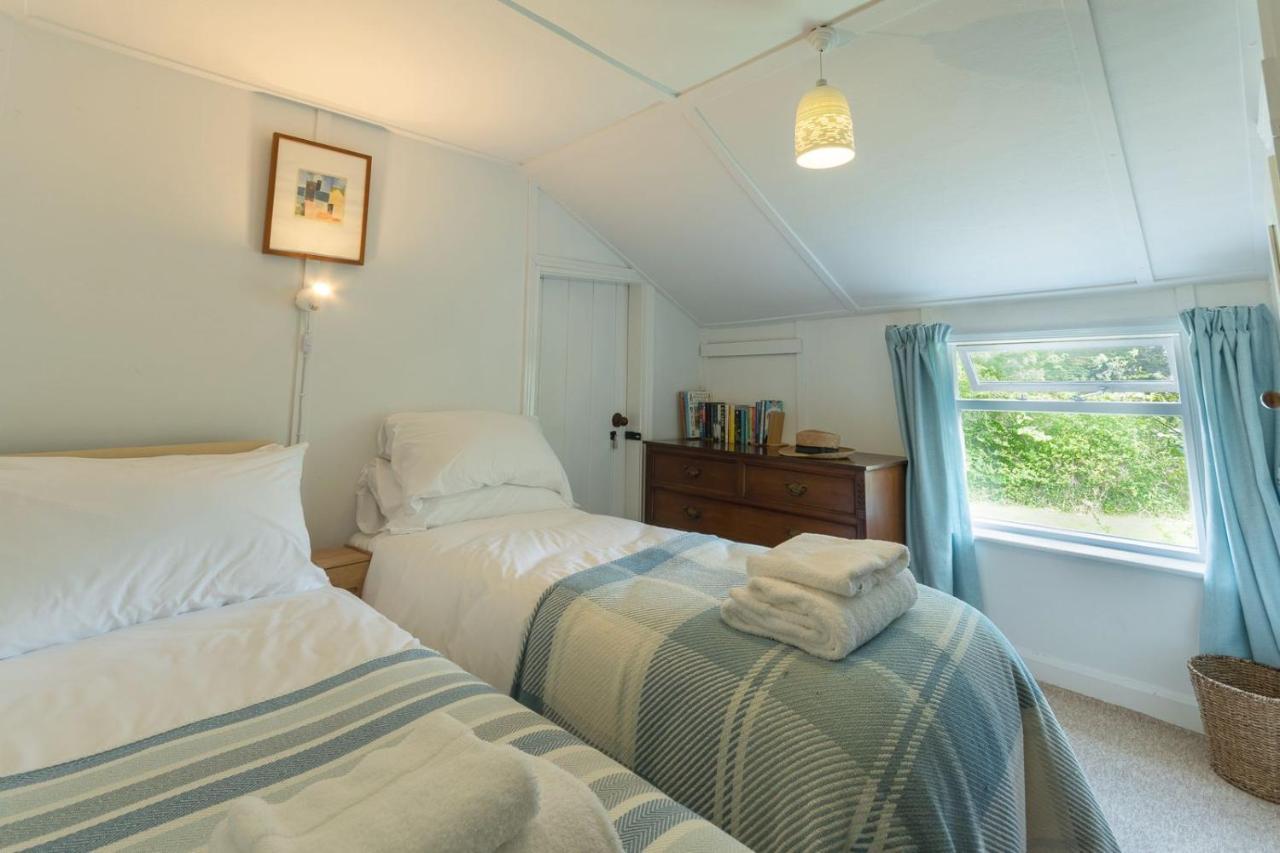 Adorable Two Bed Norfolk Broads Holiday Home - River Views With Moorings & Fishing Stalham Zewnętrze zdjęcie