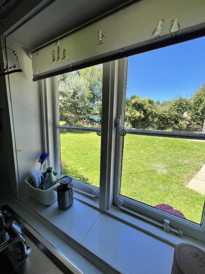 Adorable Two Bed Norfolk Broads Holiday Home - River Views With Moorings & Fishing Stalham Zewnętrze zdjęcie